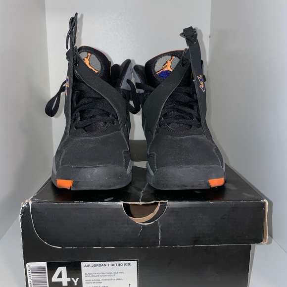 Lot of Jordan’s 4.5Y - Picture 10 of 17